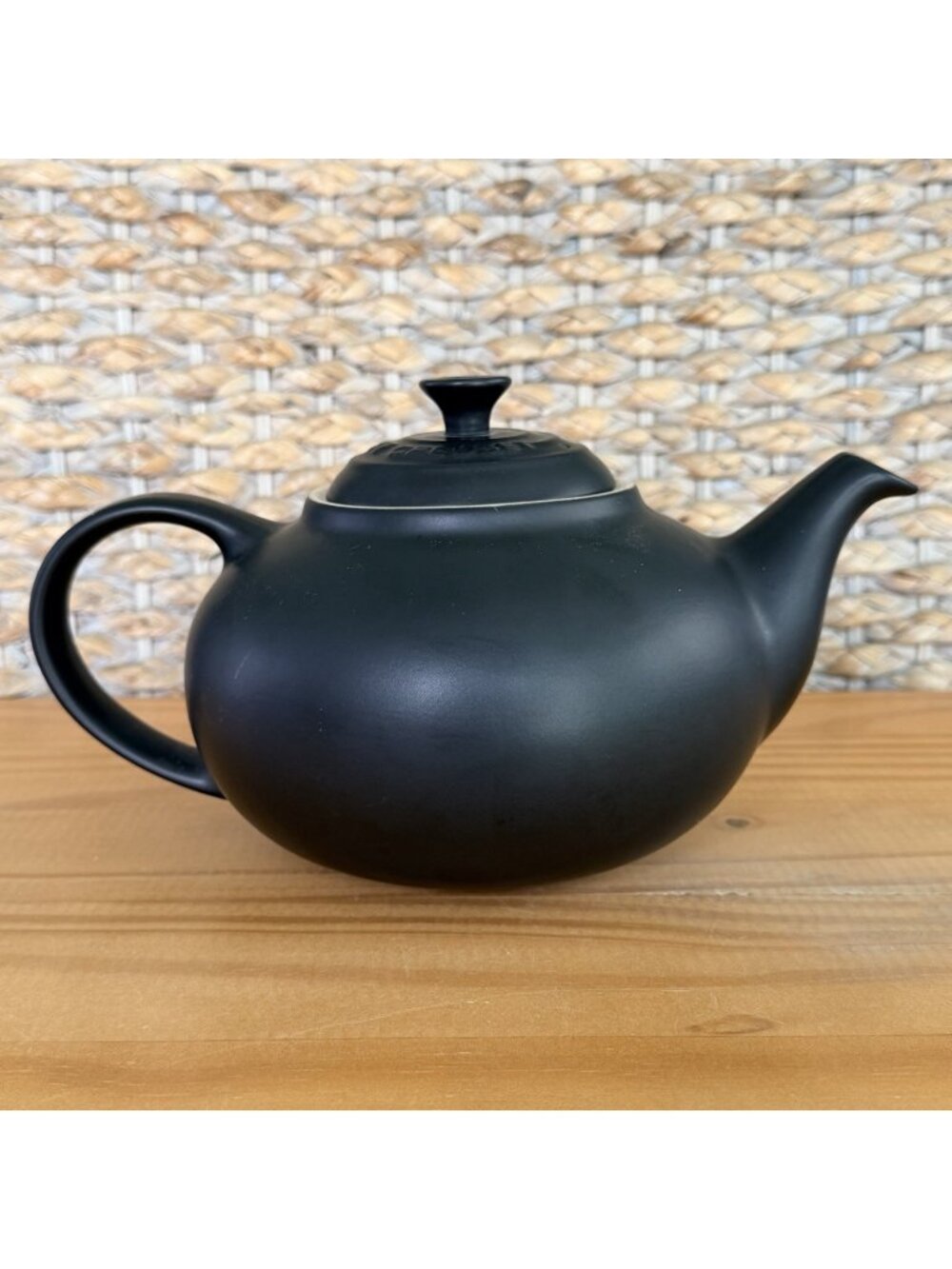 NEW Le Creuset Teapot 1.3 Teapot Matte Black New Without Tags